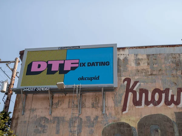DTF OkCupid Fix dating on line dating billboard advertentie — Stockfoto