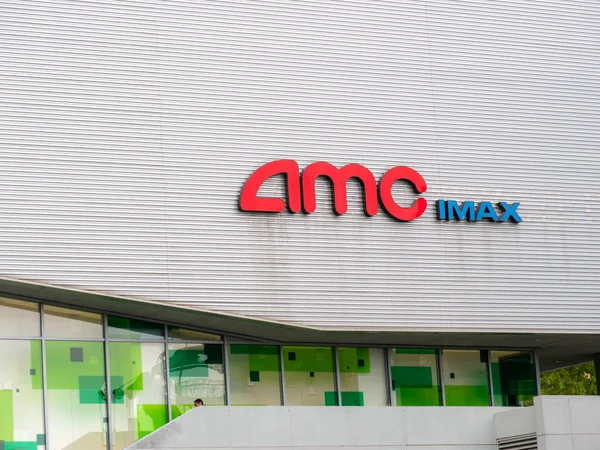 Logotipo de AMC IMAX fuera de la ubicación del teatro Metreon en el centro de San Francisco — Foto de Stock