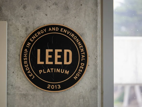 Certificación de construcción de platino LEED en muro de hormigón en el edificio del Servicio de Parques Nacionales Imágenes De Stock Sin Royalties Gratis
