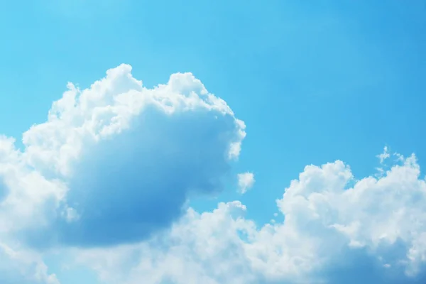 Schöner Blauer Himmel Mit Wolken Hintergrund Und Helle Beleuchtung Klar — Stockfoto