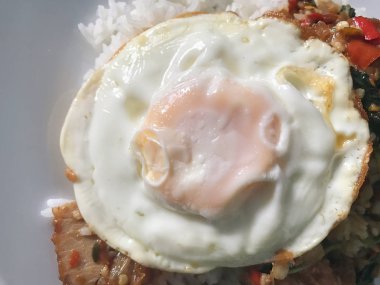 Lezzetli yumurta, Kai-Dow (Tay kelime)