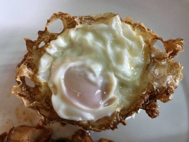 Lezzetli yumurta, Kai-Dow (Tay kelime)