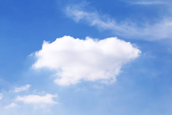Niebo Piękne Chmury Niebie Niebieskie Tło — Zdjęcie stockowe