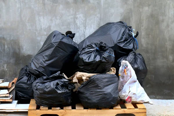 Куча Мусора Пластик Черный Мусорный Мешок Стопки Отходов Много — стоковое фото