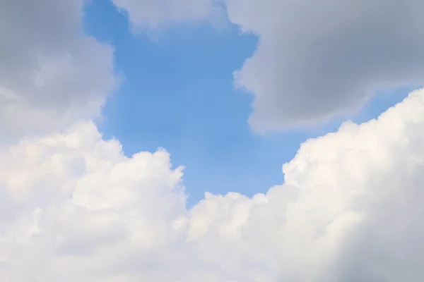 Nebe Obloha Nadýchanými Mraky Velké Nebesky Modrý Mrak Pozadím Cloud — Stock fotografie