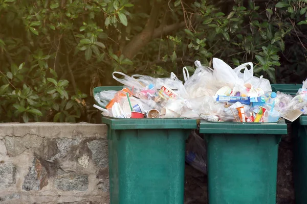 Bin Odpady Odpadní Plastové Koše Odpadky Plné Koše Odpadní Plastové — Stock fotografie