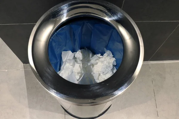 Abfalleimer Der Toilette Edelstahleimer Für Papierabfalltaschentücher Verschmutzt Der Toilette Abfall — Stockfoto