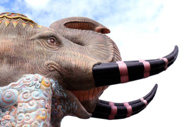 fili heykele, fil heykeli yüz mermer doku gökyüzü mavi zemin üzerine