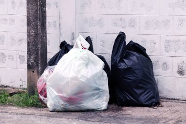çöp yığını çok döküm, pek çok plastik torba siyah geçit topluluk Köyü, çöp plastik atık çöp kirliliği, çanta bin plastik atık, atık, yığın çöp atık, çok önemsiz çöplüğü olduğunu