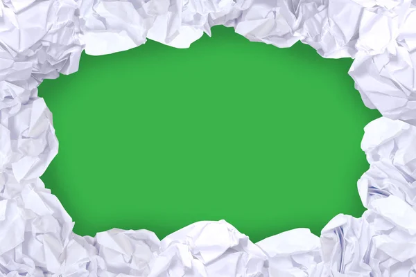 Zerknüllte Papierkugel Weißer Rahmen Auf Grünem Hintergrund Und Kopierraum Kopierraum — Stockfoto