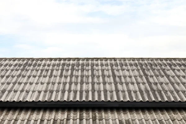 Vågig Takpanna Takläggning Kakel Gamla Vit Eller Grå Taktegel Gammalt — Stockfoto