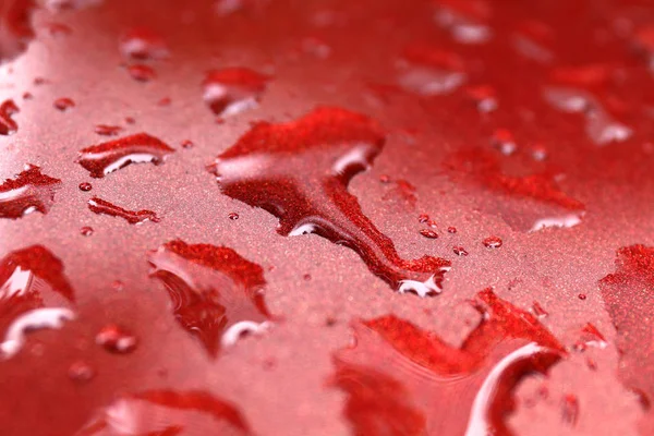 Gotas Agua Mojadas Capucha Superficie Del Coche Rojo Gota Agua —  Fotos de Stock