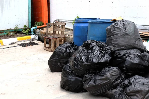 Basura Montón Basura Volcado Muchas Bolsas Plástico Basura Residuos Negros — Foto de Stock