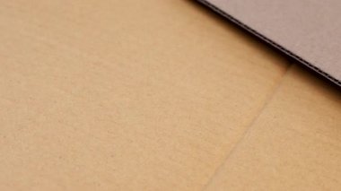 kıvrımlı karton doku, ambalaj endüstrisi için kahverengi karton kağıt, geri dönüşüm, lojistik, ihracat ithalat ve depo kullanımı, arka plan için kıvrımlı mukavva, kağıt atığı geri dönüşümü kavramı