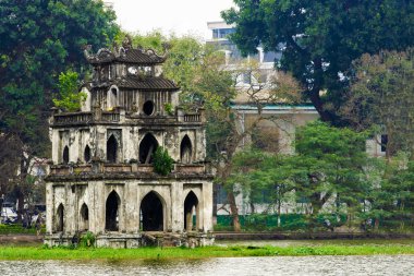 Kaplumbağa Hoan Kiem Gölü ya da kılıç Gölü, Ho Guom Hanoi kule