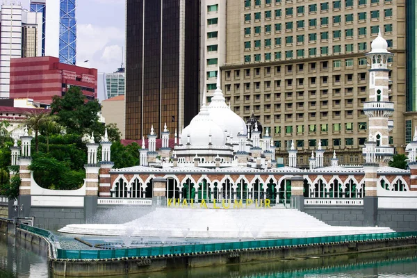 マレーシアのクアラルンプールにある歴史的なモスクMasjid Jamek — ストック写真