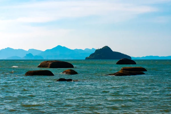 Dark Rocks Blue Ocean Sunny Day Beach Langkawi — Stock Photo, Image