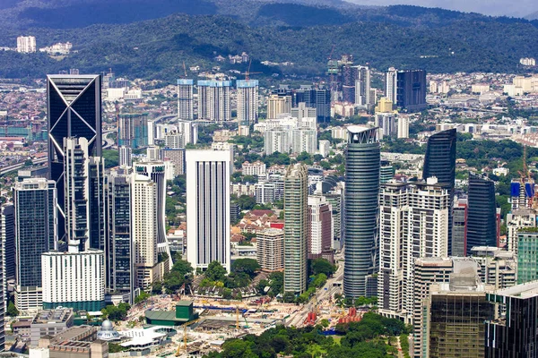 高層ビル マレーシア クアラルンプール市街のスカイライン — ストック写真