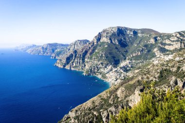 Amalfi Coast Tiren Denizi, Campania, İtalya'nın görünümü