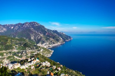 Bir Maiori, İtalya güzel yaz gün Amalfi Coast panoramik havadan görünümü