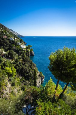 Akdeniz kıyılarındaki Positano kentinin sabah manzarası, İtalya