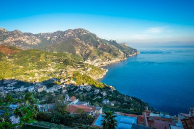 İtalya serisi - görünümü güzel Amalfi coast ve Akdeniz seyahat