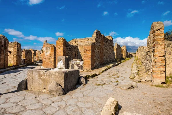 Pompeii Street, Naples, İtalya. Pompei'nin kazıları Vesuvius patlama sonra sokak.