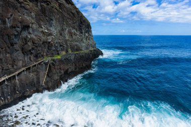 Porto Moniz, Madeira adasında doğal volkanik lagün havuzları