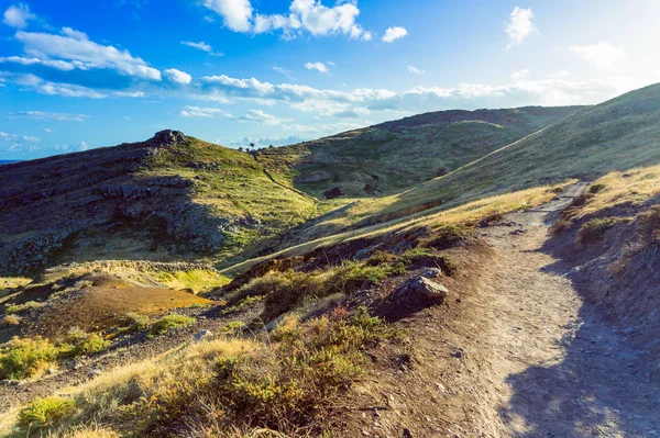 Trilha de caminhada na península de Ponta de Sao Lourenco. Madeira — Fotografia de Stock