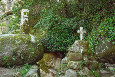 Sintra, Portekiz'deki Capuchin Manastırı'nın Ortaçağ manastırı
