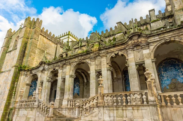Catedral románica de Oporto, Portugal es una iglesia católica — Foto de Stock