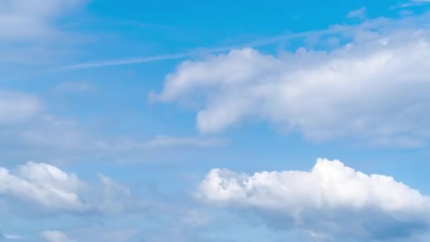 Bulutlu güzel gökyüzü, bulutlu gökyüzü, hava bulutlu doğa mavi — Stok video