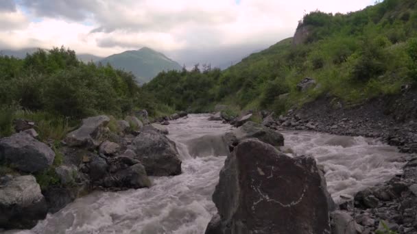 Mountain river valley with green meadow. — Stock Video