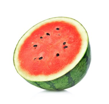 Beyaz arka planda izole edilmiş karpuz dilimleri..