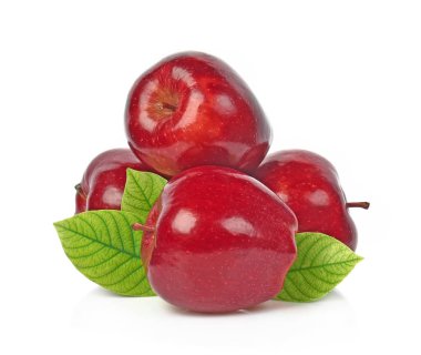 kırmızı elmalar beyaz arkaplanda izole edilmiş