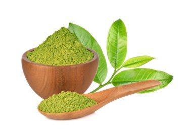 Beyaz arka plan üzerinde çay tozu