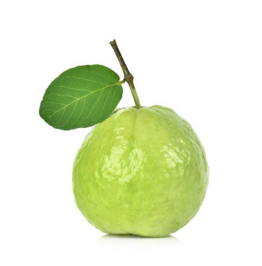 Guava meyvesi beyaz arkaplanda izole.