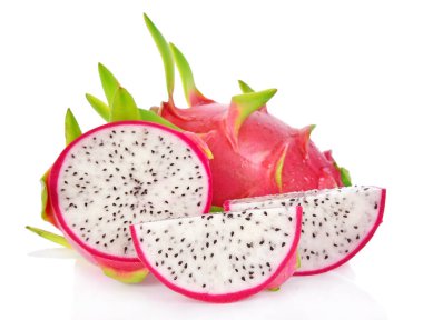 Beyaz arka planda ejderha meyveleri izole