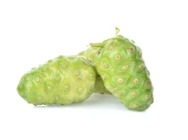 Büyük Morinda beyaz arka planda izole