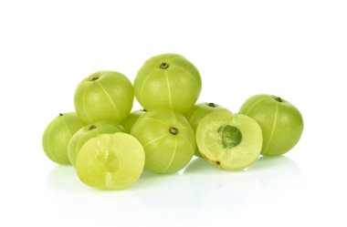 Beyaz arka planda izole edilmiş Hint Bektaşi üzümü