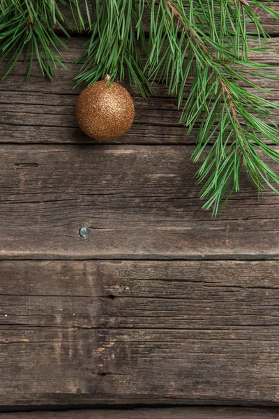 표면에 소나무 전나무 분기와 크리스마스 — 스톡 사진
