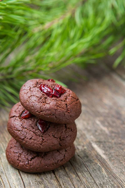 Stapel Von Leckeren Schokoladenkeksen Für Weihnachten Neujahr Dessert Für Feinschmecker — Stockfoto