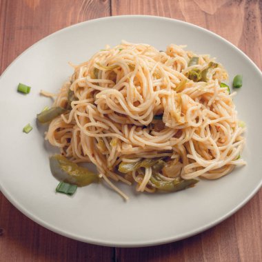 plaka üzerinde Asya erişte .