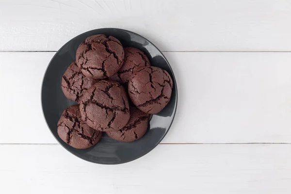 Hausgemachte Schokoladenkekse frisch aus dem Ofen — Stockfoto