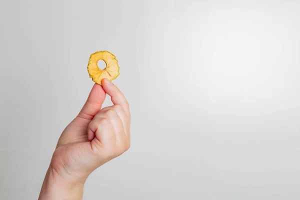Dried apple chips on a white background — Stock Photo, Image
