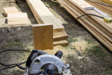  , Kesilmiş tahtalar yığını