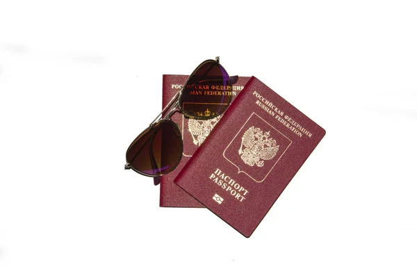 Passeports Avec Fond Blanc Lunettes Soleil — Photo