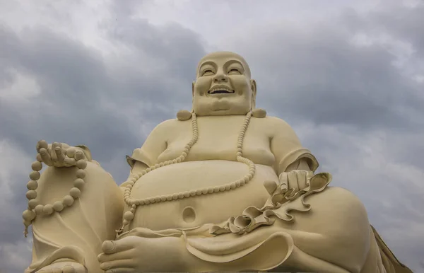 Mavi Gökyüzünde Big Buddha — Stok fotoğraf