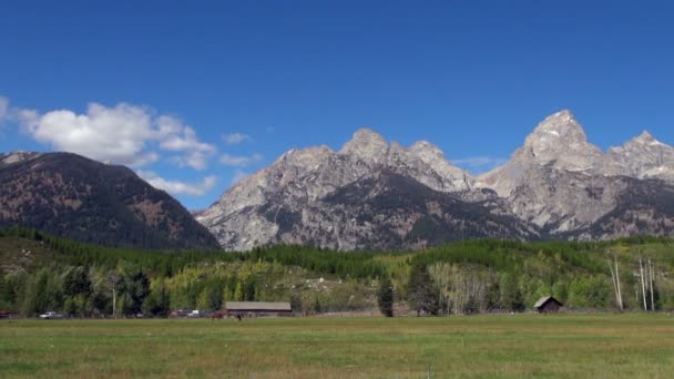 Visão Panorâmica Velho Celeiro Casas Área Grand Teton National Park — Vídeo de Stock