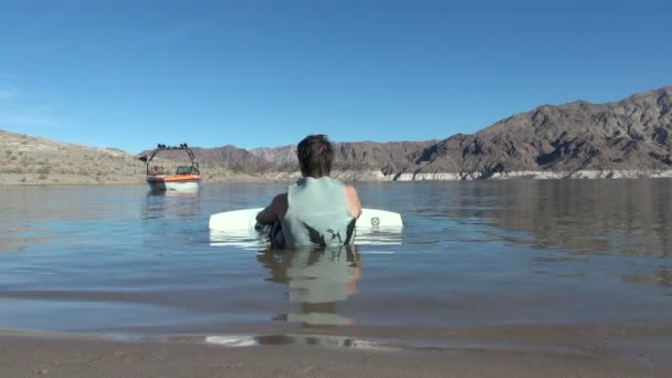 Wakeboarder Czeka Się Wyciągnięty Wody Lake Mead Stany Zjednoczone Ameryki — Wideo stockowe